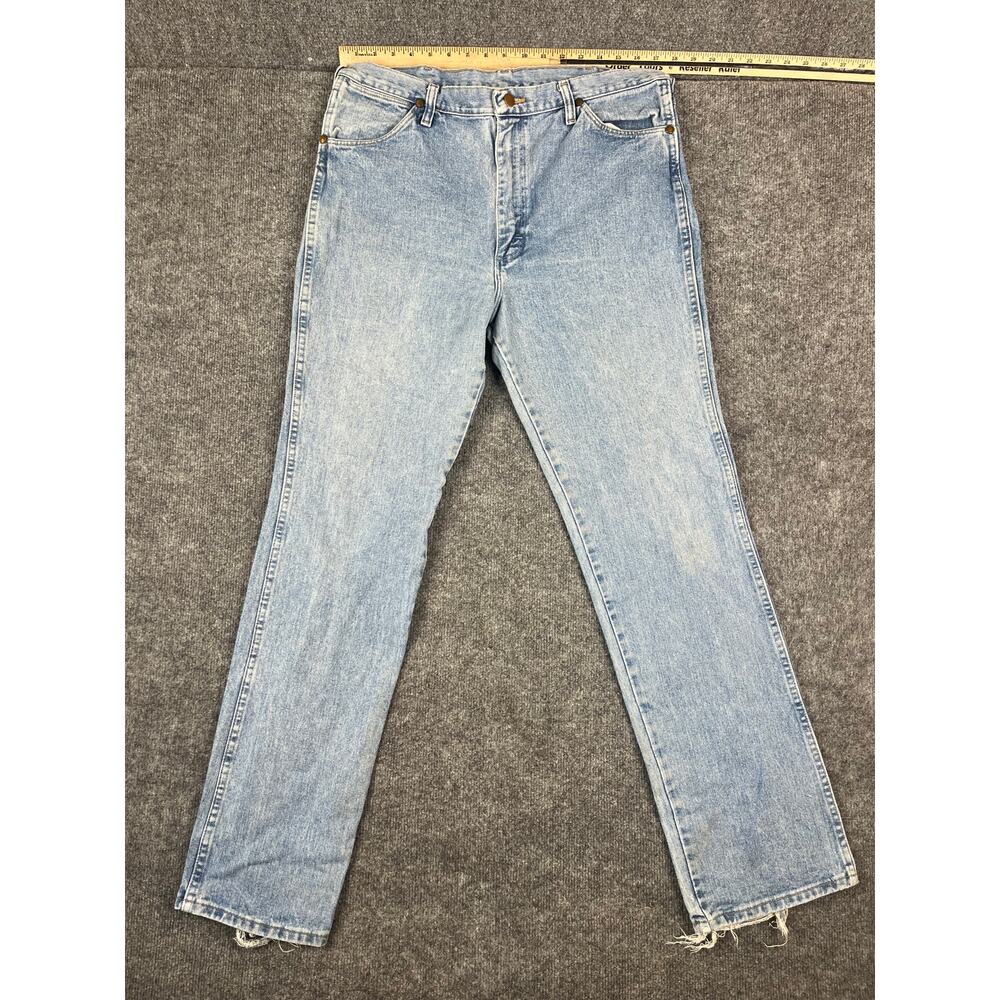 Wrangler Jeans Mens 34 Light Wash Straight Leg Distressed Frayed Hem Denim